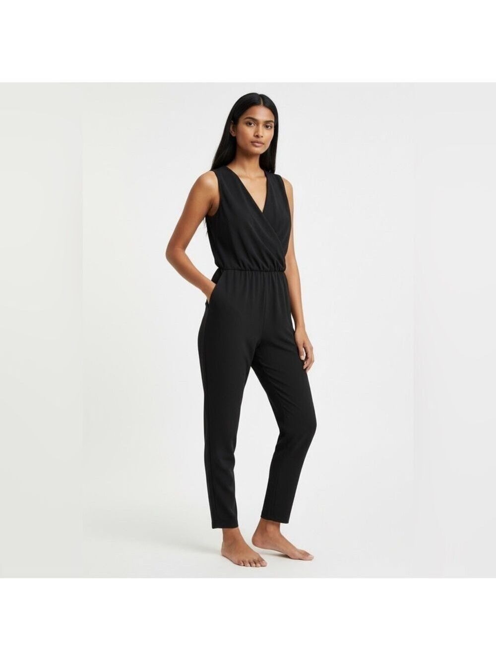 Bar III Sleeveless Black Jumpsuit Classic Draped V-Neck Women’s Size Small